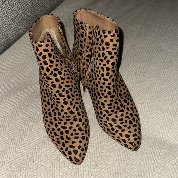 Cheetah print booties - Picture 2 of 7